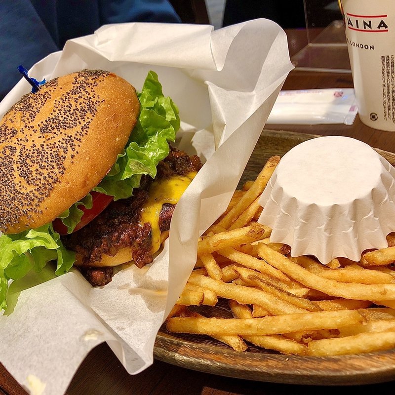 チリチーズ厚切りチェダーバーガー(クアアイナ 三井アウトレットパーク木更津店 （KUA AINA）)