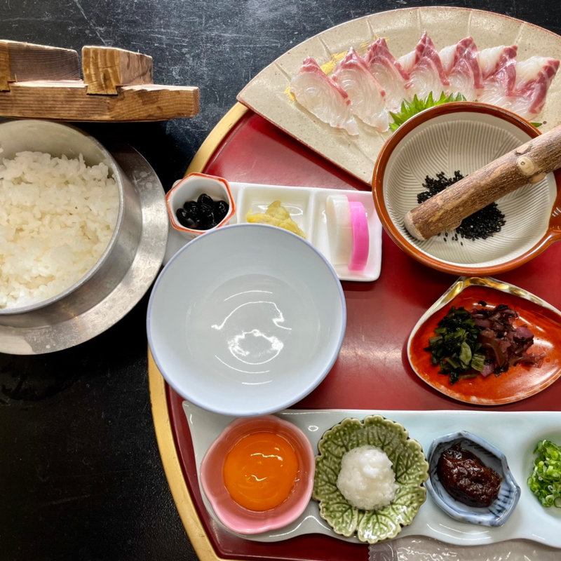 鯛茶漬け(人生感が変わる宿　「ここから」 )