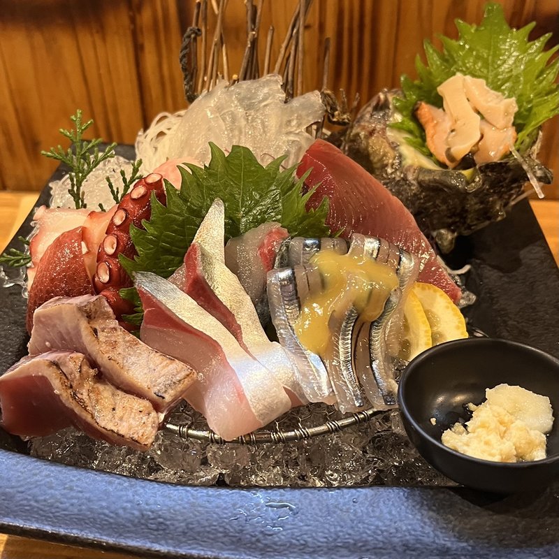 刺身盛り合わせ(季節の鮮魚·鮮菜 五島丸(ごとうまる))