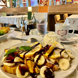 完熟バナナとチョコのふわとろフレンチトースト(ローズガーデンカフェ イオンモール沖縄ライカム)