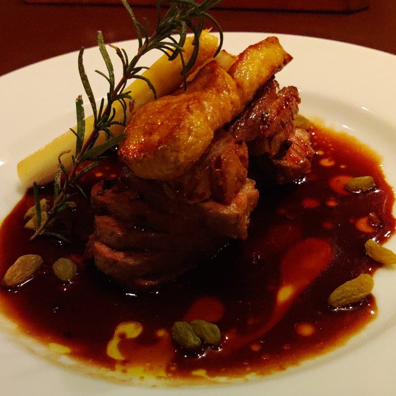 シャラン鴨とフォアグラのロッシーニ(ビストロ オオカミ2 Duex)