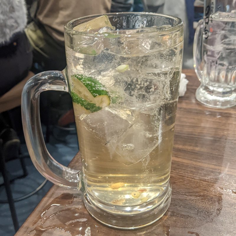 角すだちハイボール（メガ）(ホルモン人生タロちゃん)