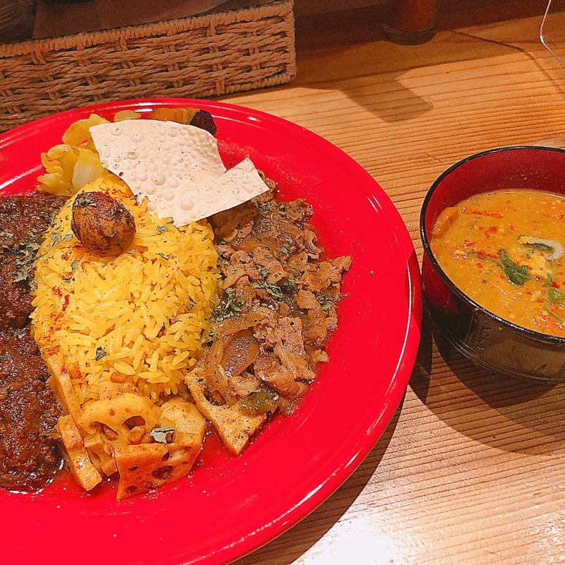 印度豚丼つゆだく茄子麻辣あいがけwithカレーみそ汁(spice house カリーノアトリエ)