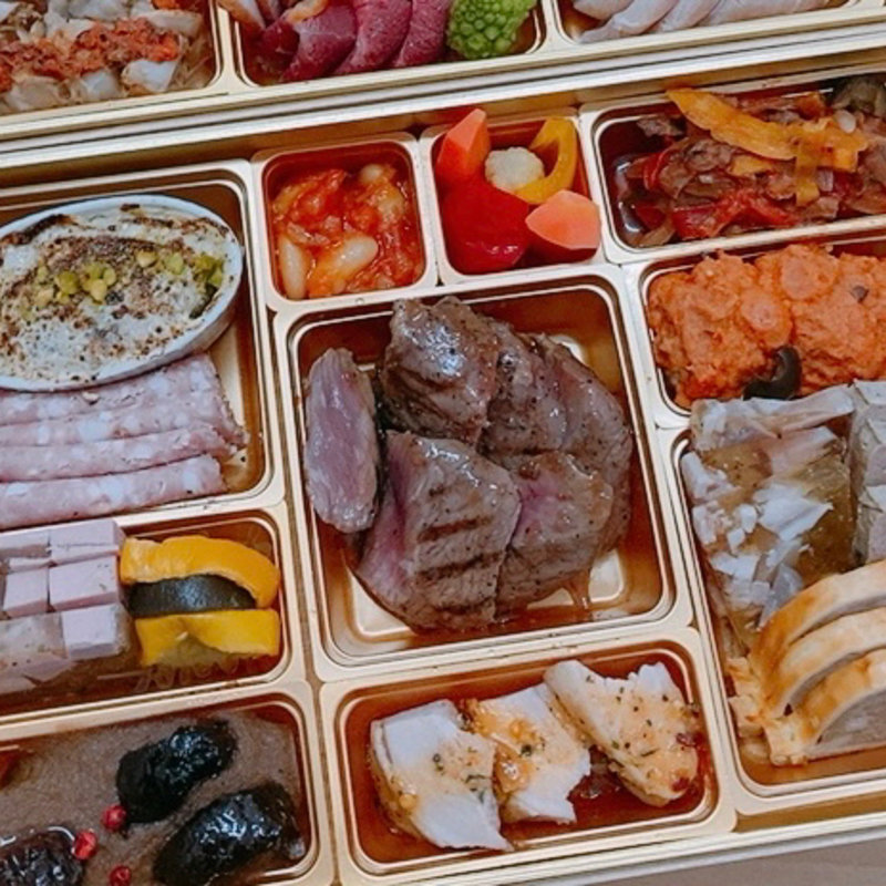 東急百貨店オリジナル洋風おせち（二段）(銀座 ポルトファーロ 本店 （Ristorante Porto Faro）)