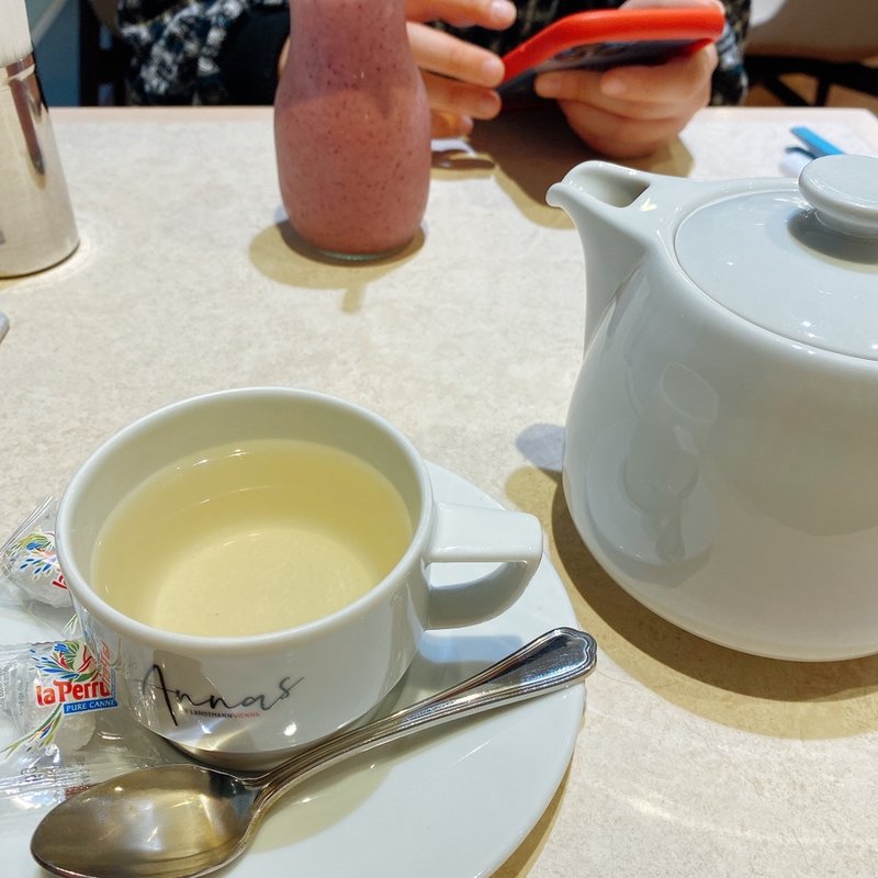 洋梨のスイートハーブティー(ANNA'S by Landtmann)