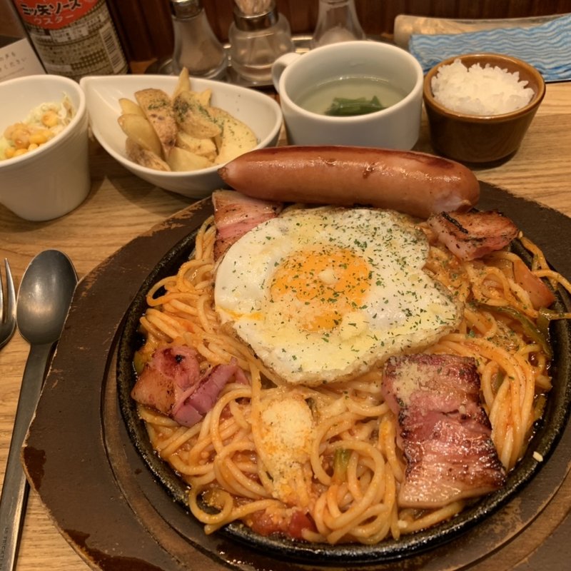 ナポリタン定食(グリル　デミ玉)