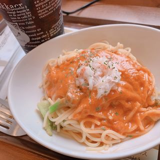 かにのトマトソースパスタ(カフェ・ド・クリエ四ッ谷店)