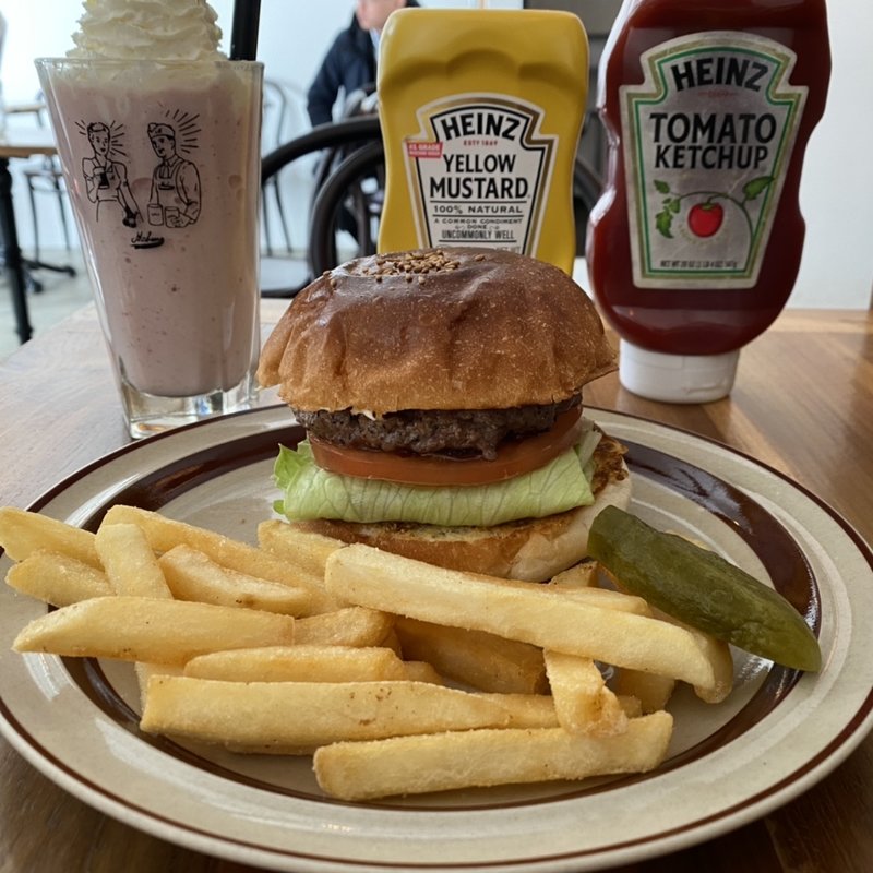 ハンバーガー(McLean-OLD BURGER STAND-)