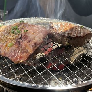 (炭火焼肉ホルモンみなみ　はなれ)