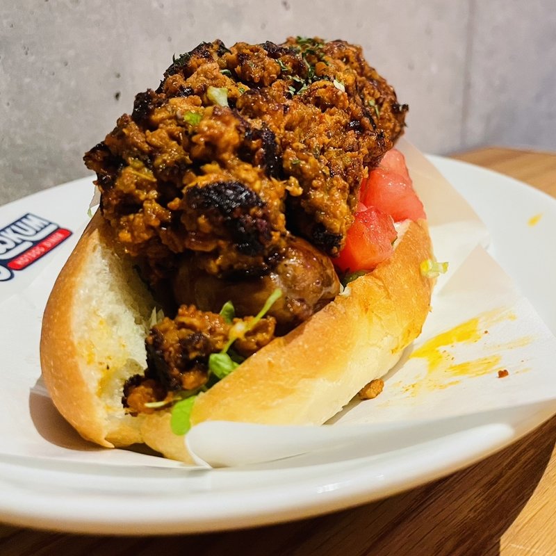 チリドック(SKOOKUM HOTDOG DINER)