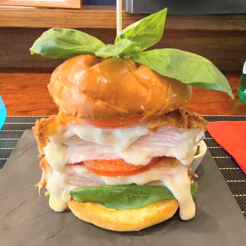 ミルフィーユモッツァレラハムカツサンド(コーヒー＆トースト)