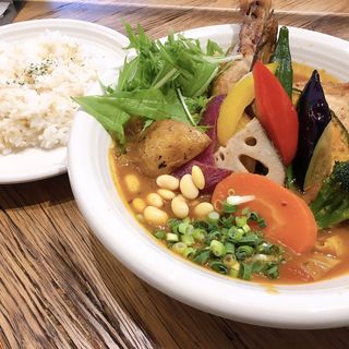 1日分の野菜と丸ごとチキンカレー(Rojiura Curry SAMURAI.則武新町店)