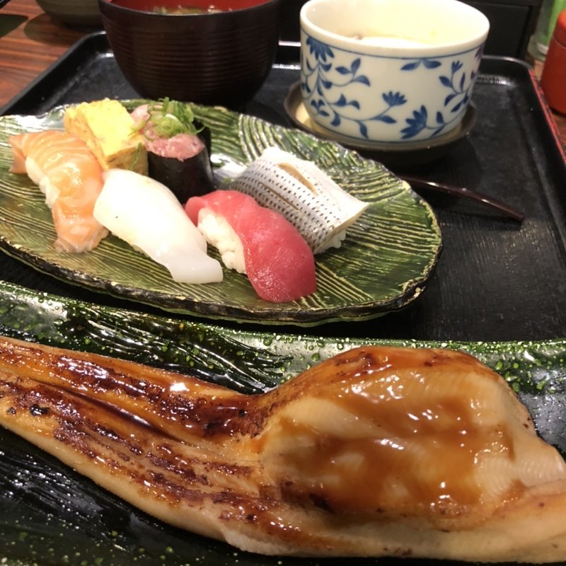 まんぷくセット(函館市場 アリオ鳳店)