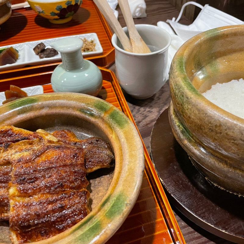 炭焼きうなぎと土釜で炊いたご飯(大國屋鰻兵衛)