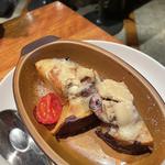 さつま芋&レバーペースト中落ちモンドールのオーブン焼き(ばくらい ワインダイニング)