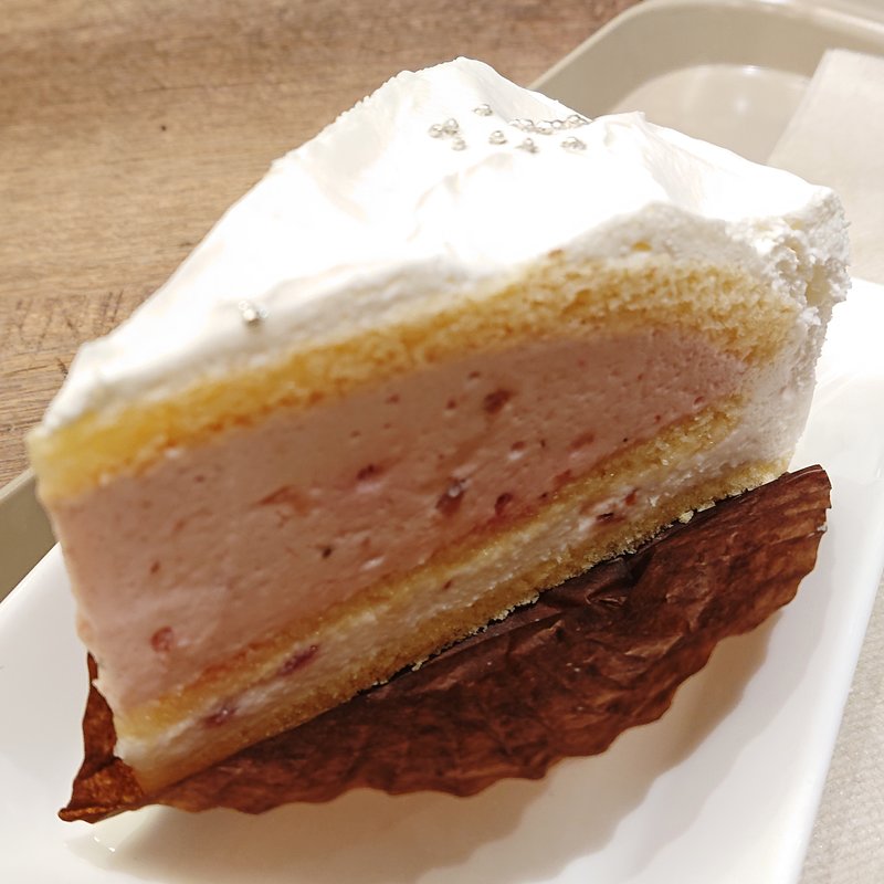 ストロベリーとホワイトチョコレートのケーキ(E PRONTO 浜松UP-ON店)
