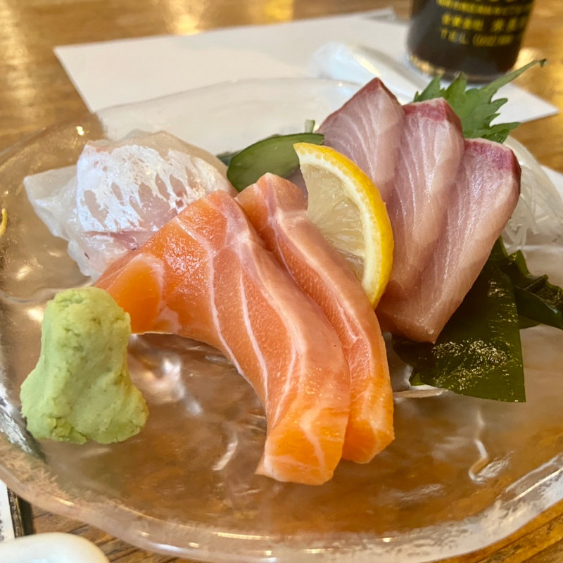 刺し盛り(博多漁家磯貝 しらすくじら 博多駅前店)