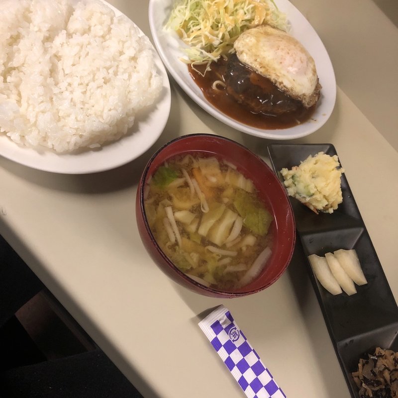 ハンバーグ定食(ジンロック)