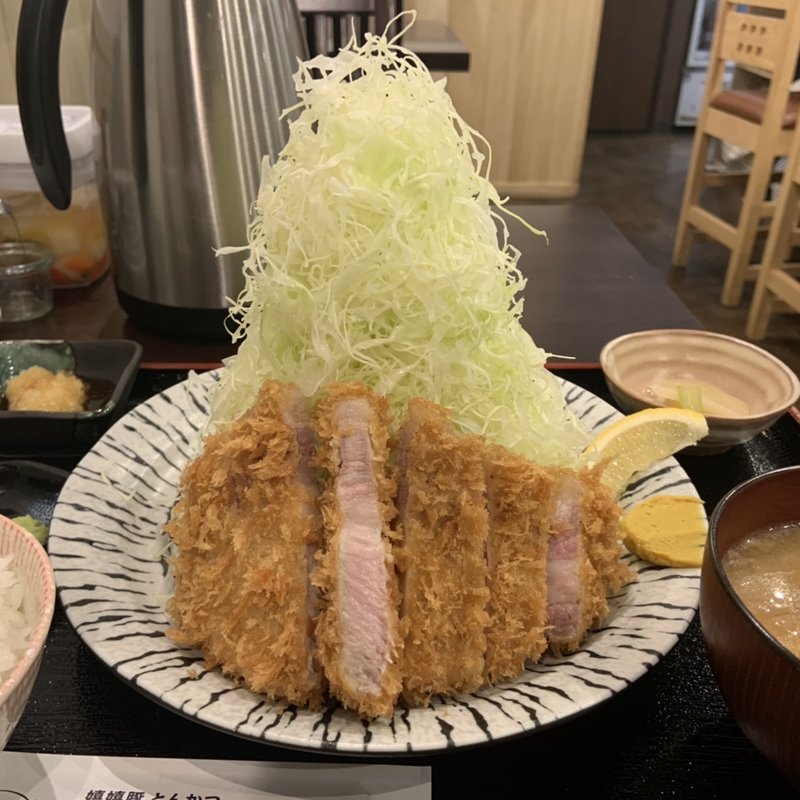 特上ロースとんかつ定食（120g）(嬉嬉豚とんかつ「君に、揚げる。」池袋本店)
