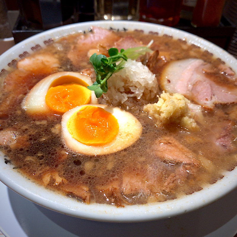肉そば背脂醤油 味玉入り(肉そばけいすけ大名古屋ビルヂング店)
