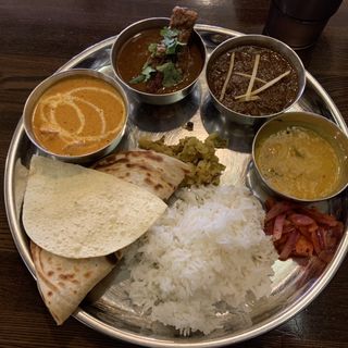 カリー3種 Bセット(Spicy cafe RAJA)