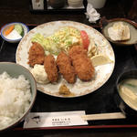 カニクリームコロッケとカキフライ定食(旬菜魚 いなだ)