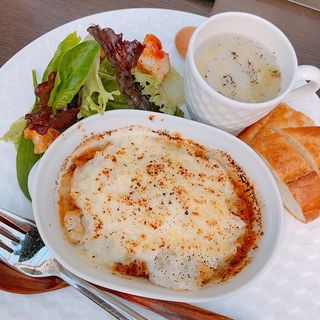 ミートソースとマッシュポテトのチーズグラタン(らんぷ )
