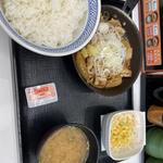 豚の生姜焼き定食(吉野家 八王子南口店)