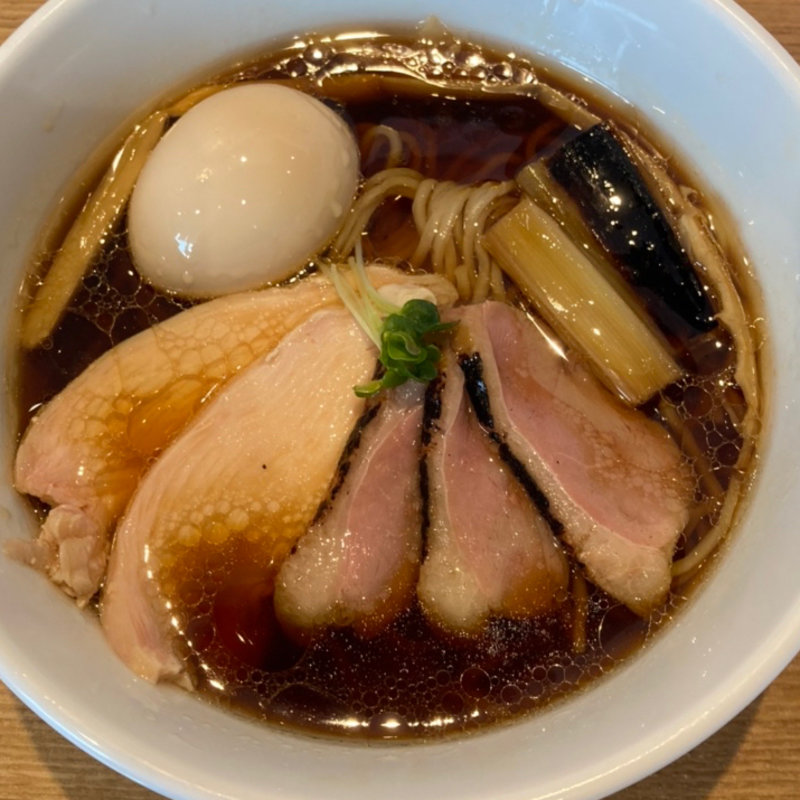 名古屋コーチンの鴨醤油ラーメン(麺つむぎ 東大阪)