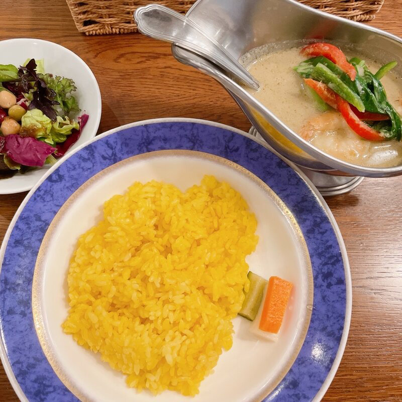 海老とアボカドのグリーンカレー(カフェ&アジアン雑貨 ブランサヤ)