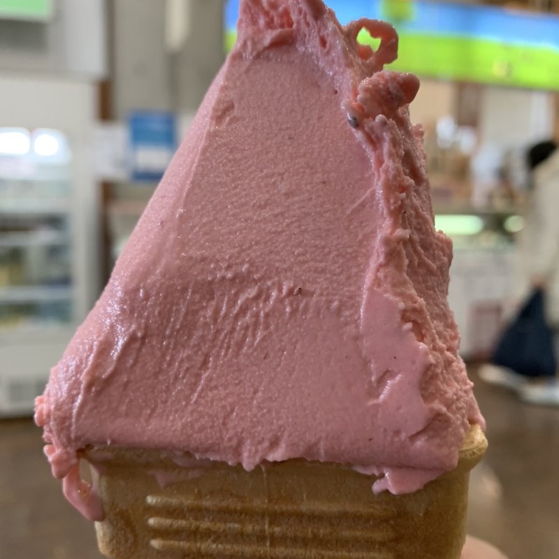 いちごアイス(アイスクリーム プチシャンテリー)