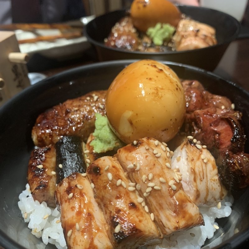 焼き鳥丼(焼鳥 おのでら)