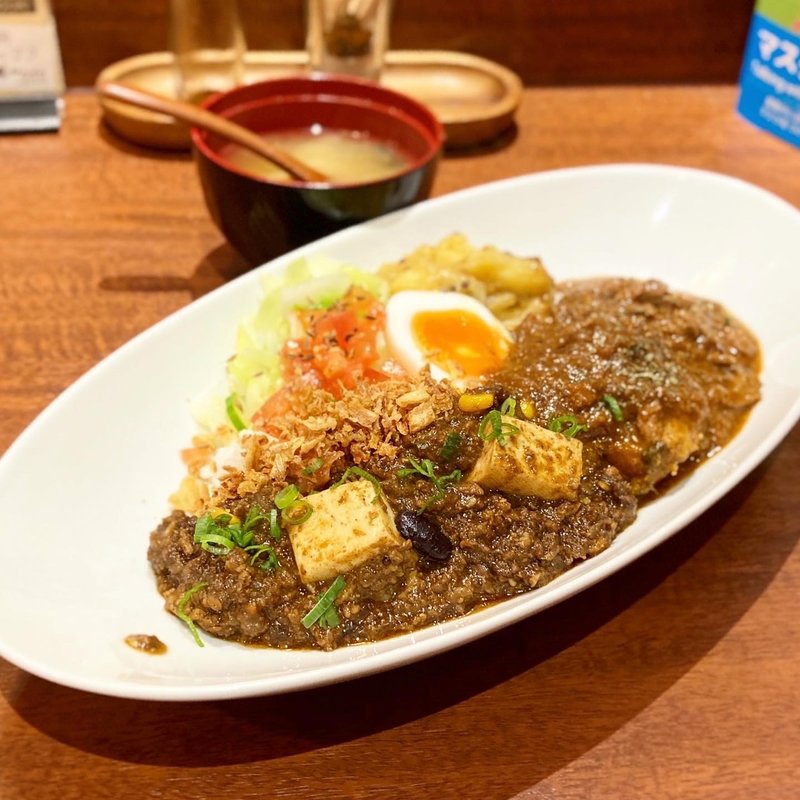 2種盛り（チキンカレー、キーマカレー）(食事さとう)