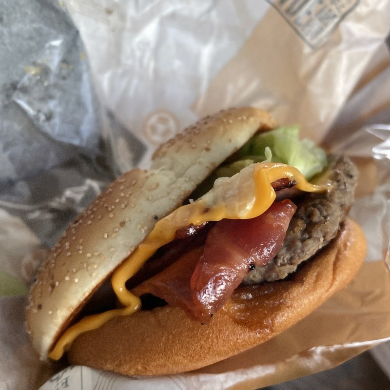 燻製風マヨ トリプルベーコン肉厚ビーフ(マクドナルド １号線池上店)