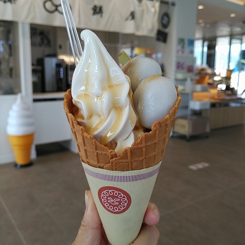みたらし団子ソフト(かもめテラス　三陸菓匠さいとう総本店)