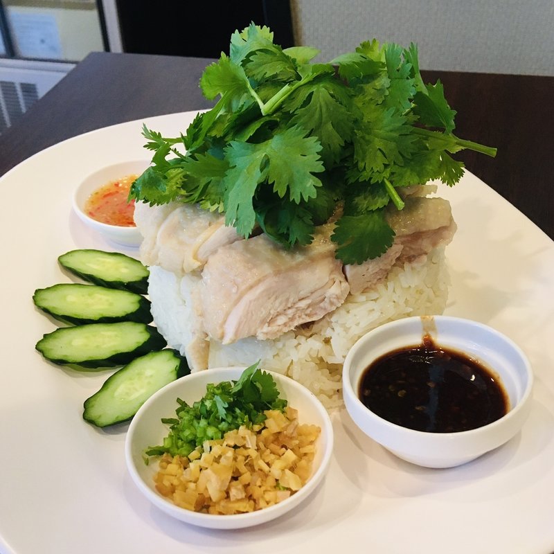 カオマンガイ（パクチートッピング）(カオマンガイ専門店 Pui)