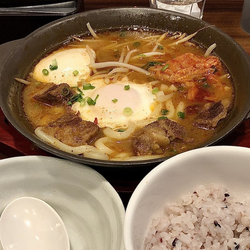 牛チゲ半玉うどん入り＋三穀米付き(ガスト)