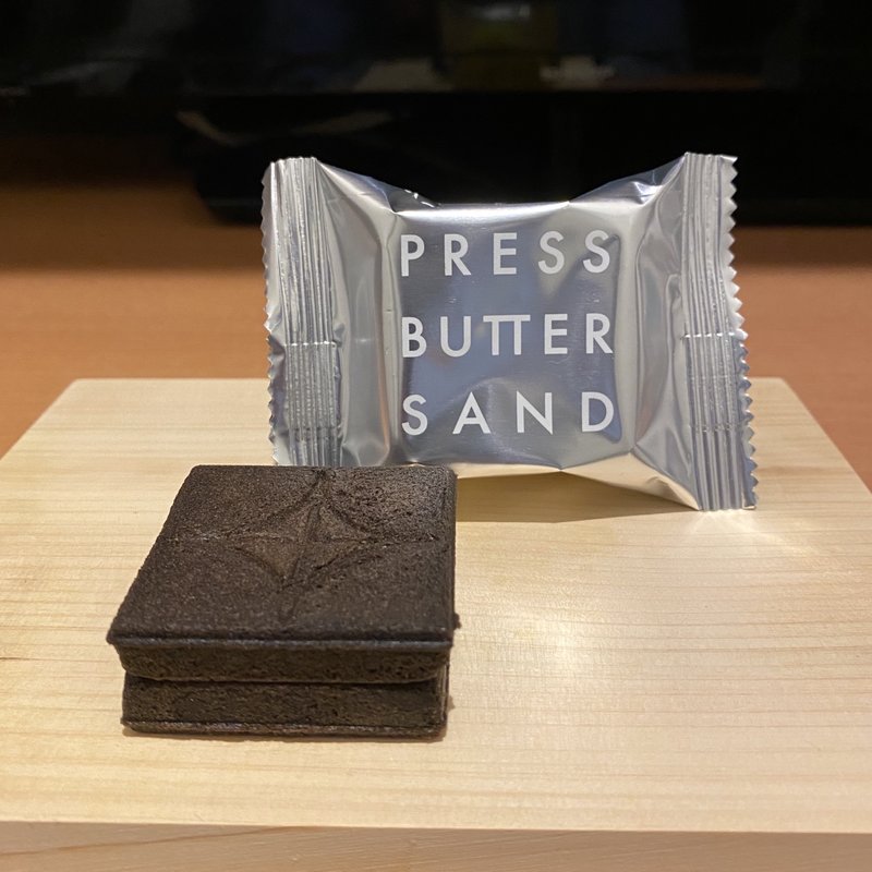 プレスバターサンド(黒)(PRESS BUTTER SAND 名古屋栄三越店)