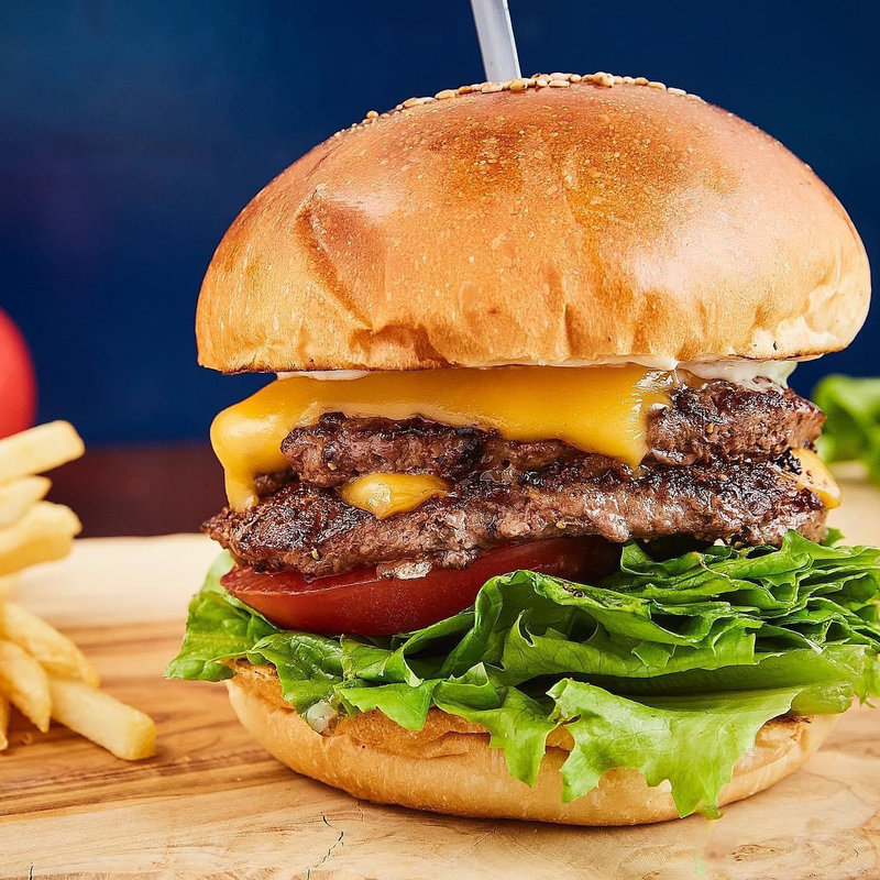 ダブルチーズバーガー(キノーズマンハッタンニューヨーク)