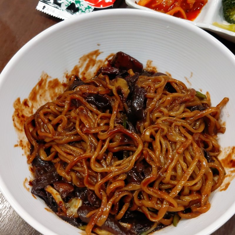 ジャージャ麺(東大門タッカンマリ 神田店)