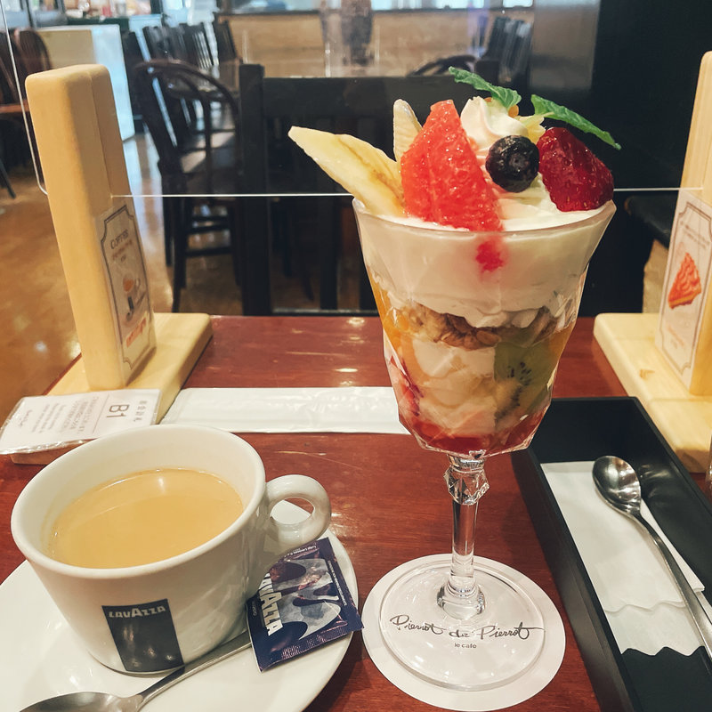 贅沢！朝パフェセット(café de cocorico(カフェ･ド･ココリコ))