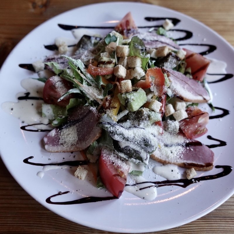 鴨とアボカドのシーザーサラダ(ビア カフェ バテレ （Beer Cafe VERTERE）)