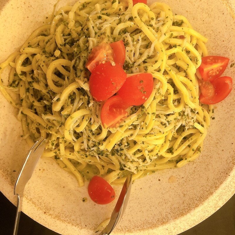 しらすとミニトマト大葉ジェノベーゼの生パスタ(ミートイタリアーナ アンジー)