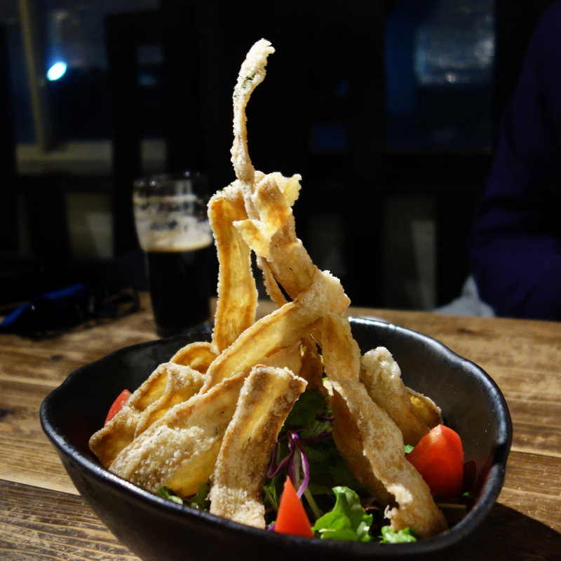 パリパリ揚げごぼうサラダ(Dining麒麟さん)