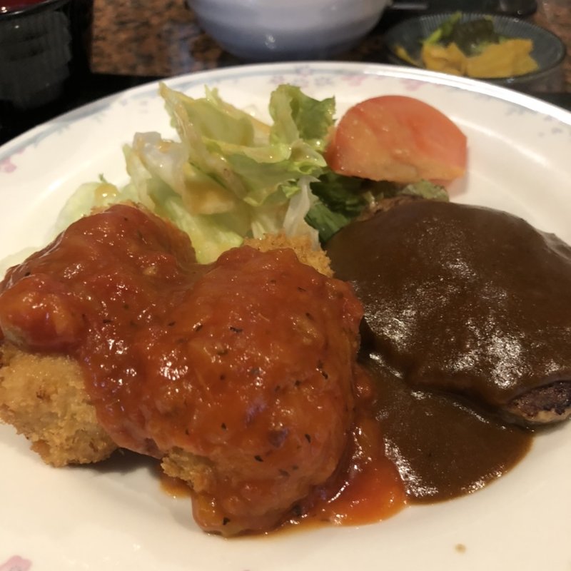 ビーフクリームコロッケ&ミニバーグ ランチ(キッチンまつ本)