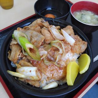 スタミナ丼(にんたまラーメン 花巻店)