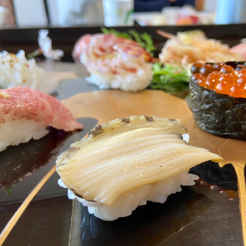 極みにぎり（アワビなど）(嬉乃すし )