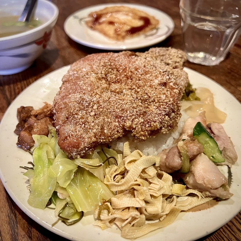 排骨便當 (パイグーベンダン)(微風台南)