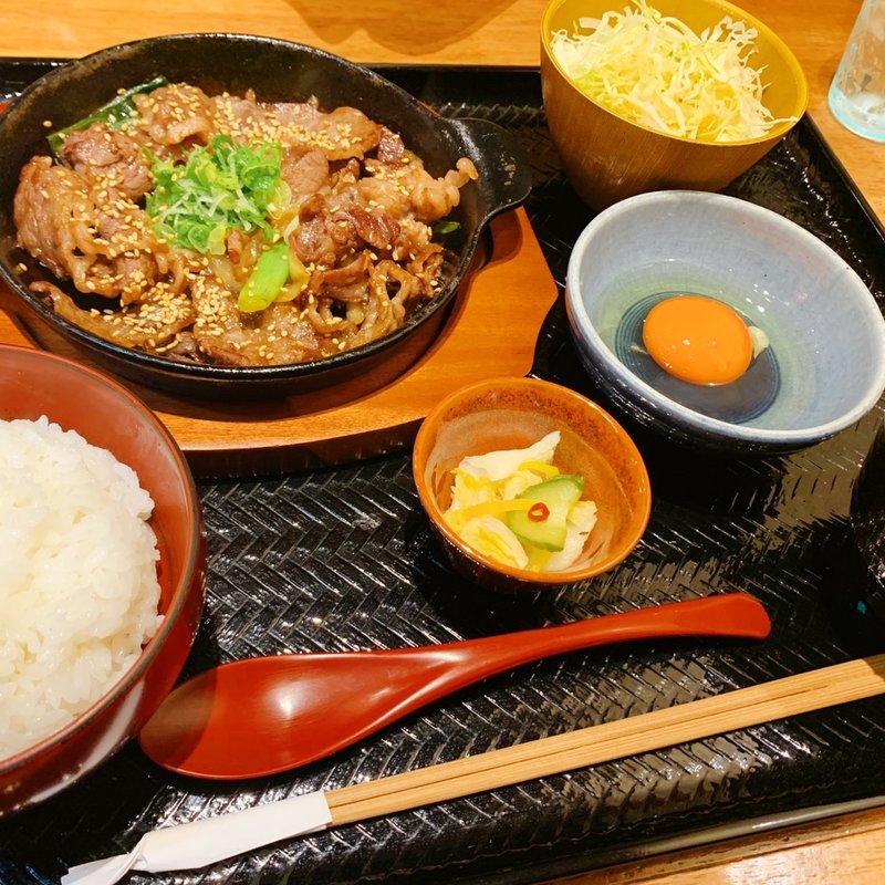 鉄板全卵すき焼きランチ(カウンター焼肉　ゑにしな　)