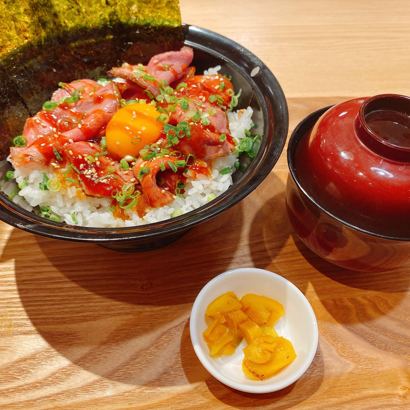 韓国風ローストビーフ丼(ローストビーフとハンバーグ YOSHIMI)